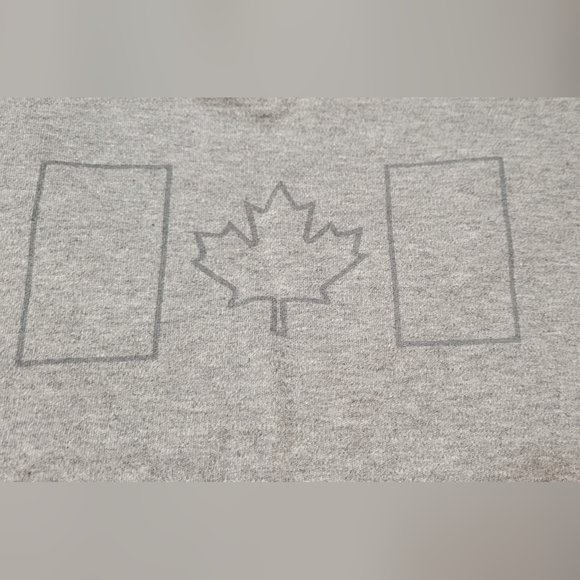 Red Canoe Royal Canadian Tee NWOT - Picture 6 of 7
